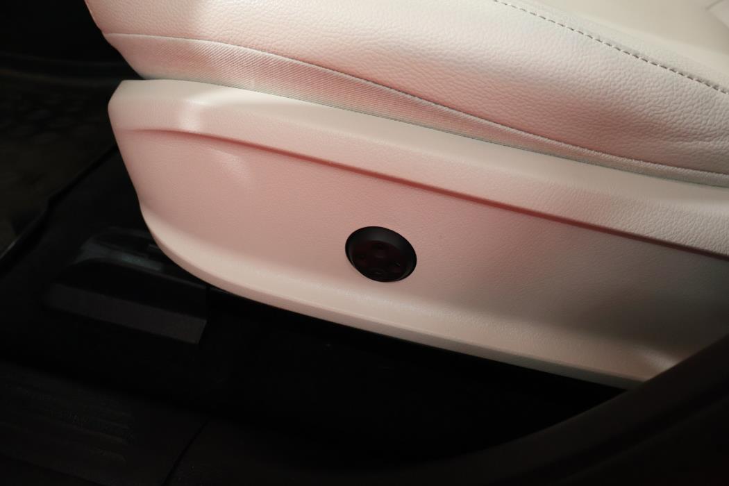 MERCEDES-BENZ EQA 2021