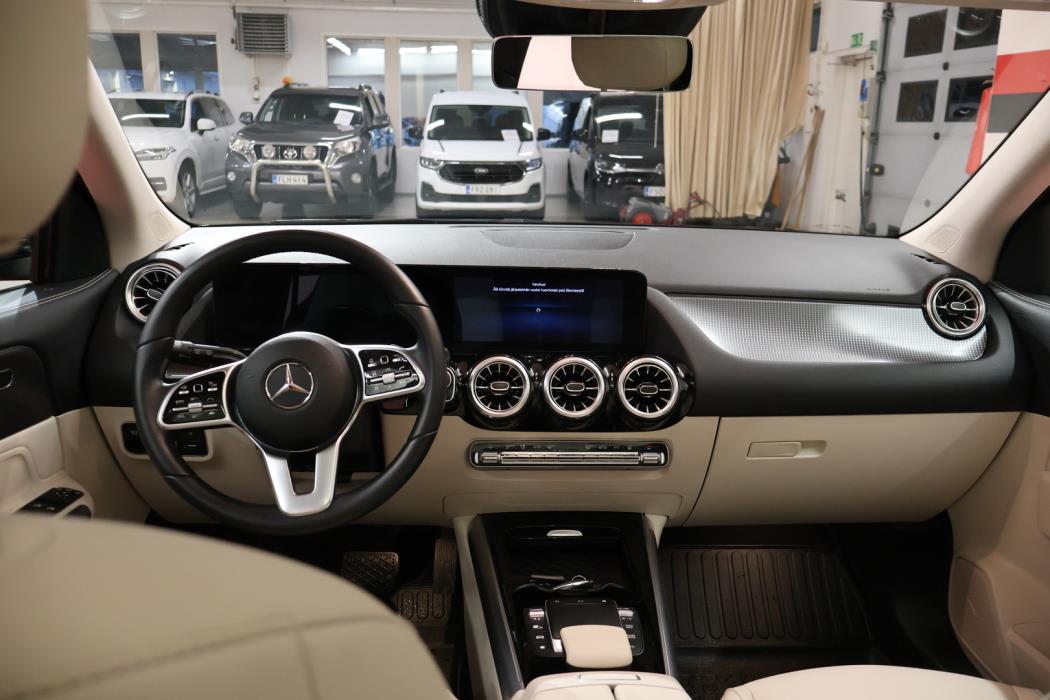 MERCEDES-BENZ EQA 2021