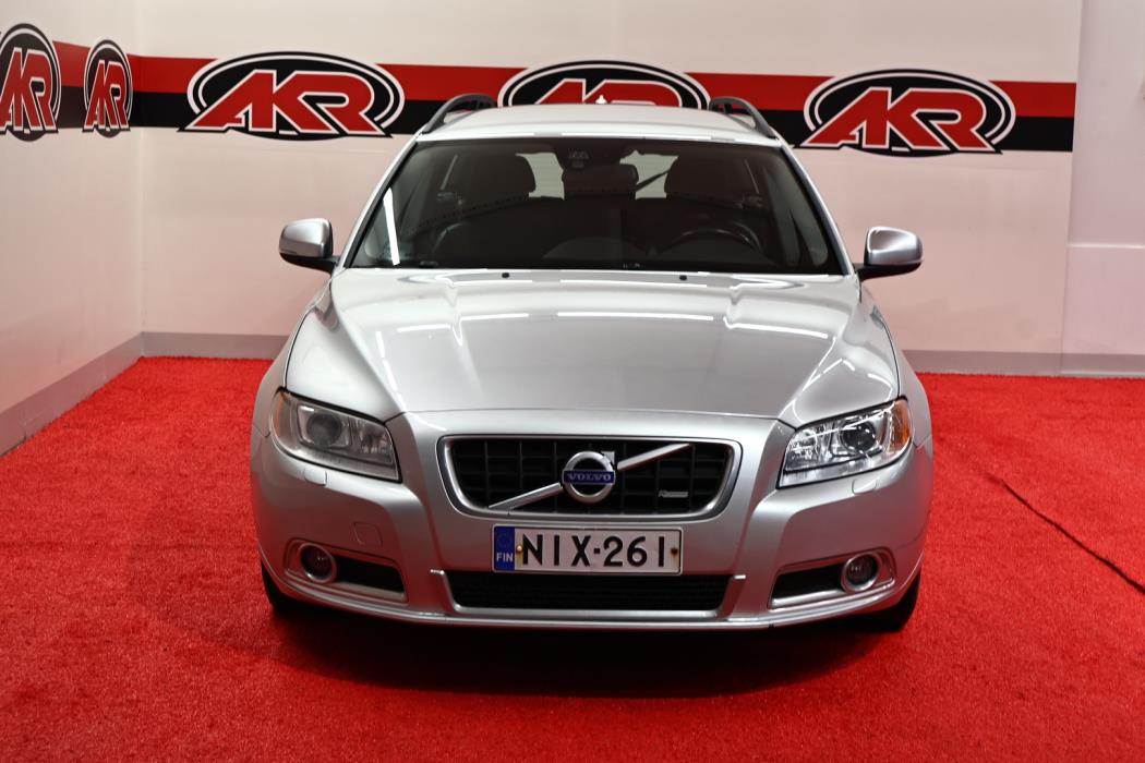VOLVO V70 2013