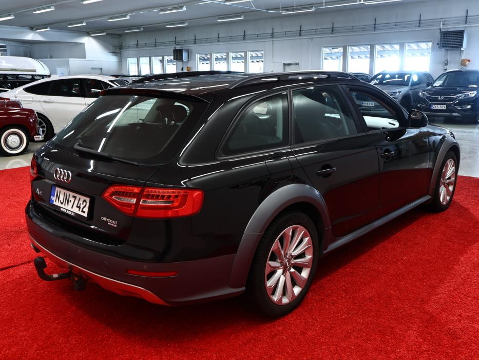 AUDI A4 allroad quattro 2014