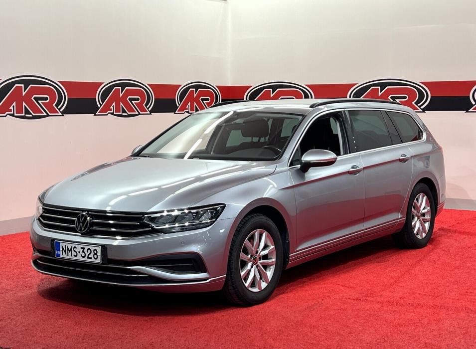 VOLKSWAGEN Passat 2023
