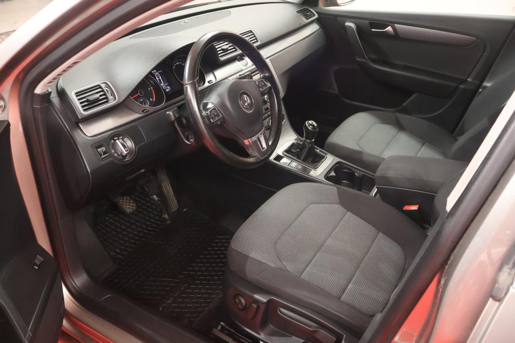 VOLKSWAGEN Passat 2014