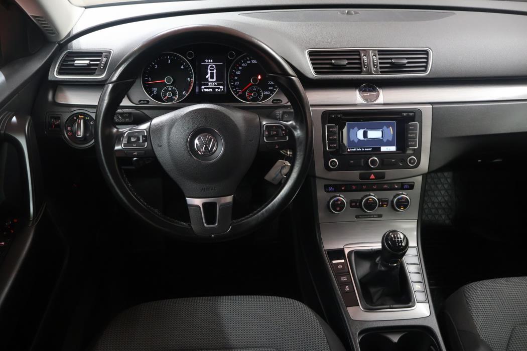 VOLKSWAGEN Passat 2014