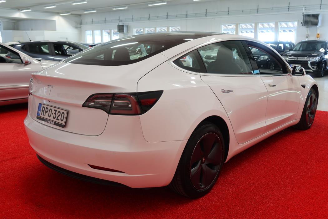 TESLA Model 3 2020