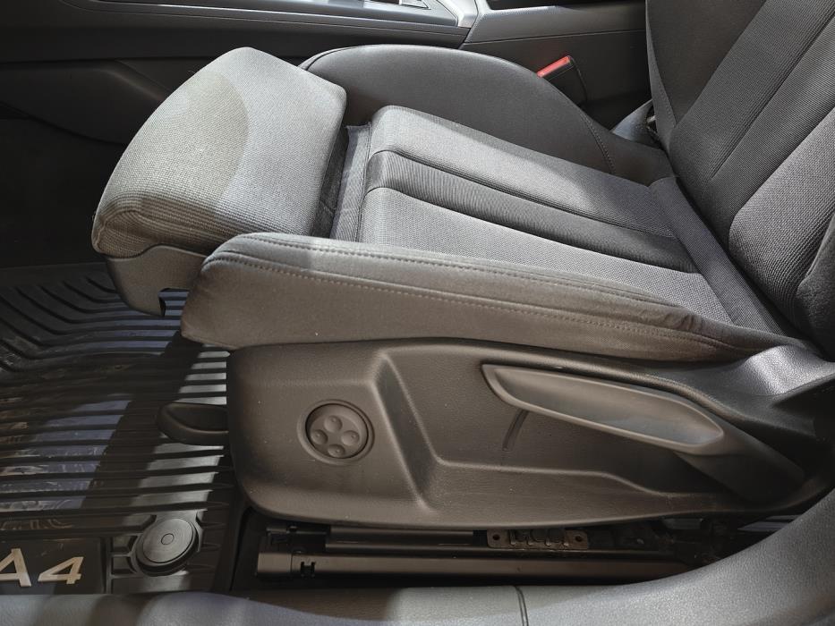 AUDI A4 2016
