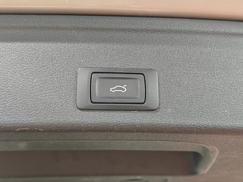 AUDI A4 2016