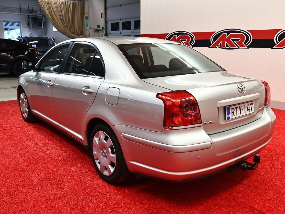 TOYOTA Avensis 2004