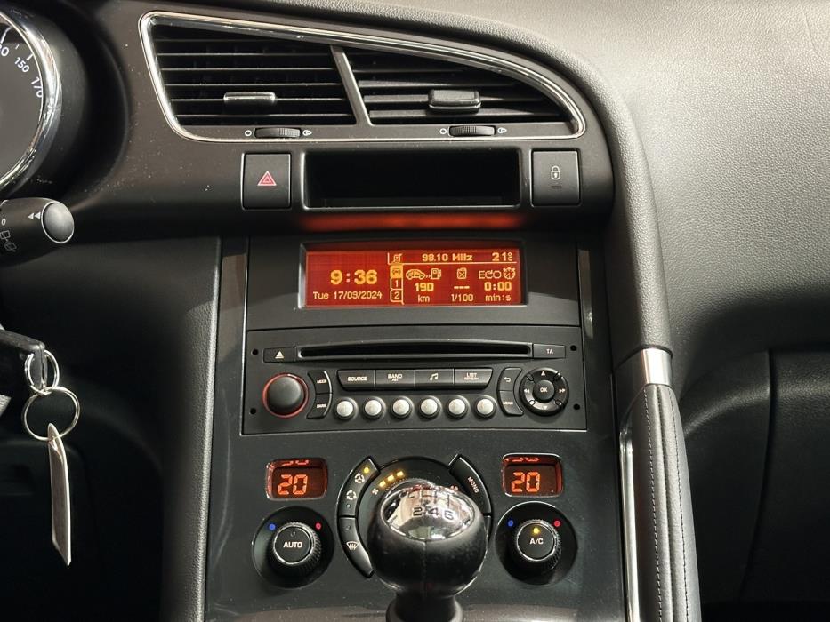PEUGEOT 3008 2016