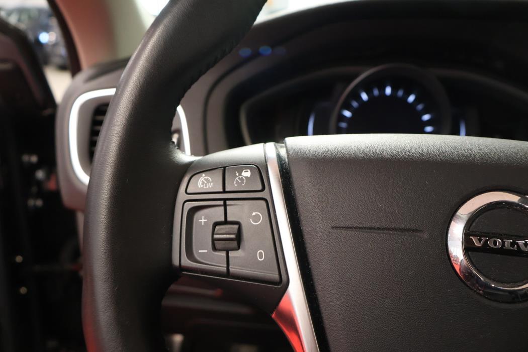 VOLVO V40 Cross Country 2018