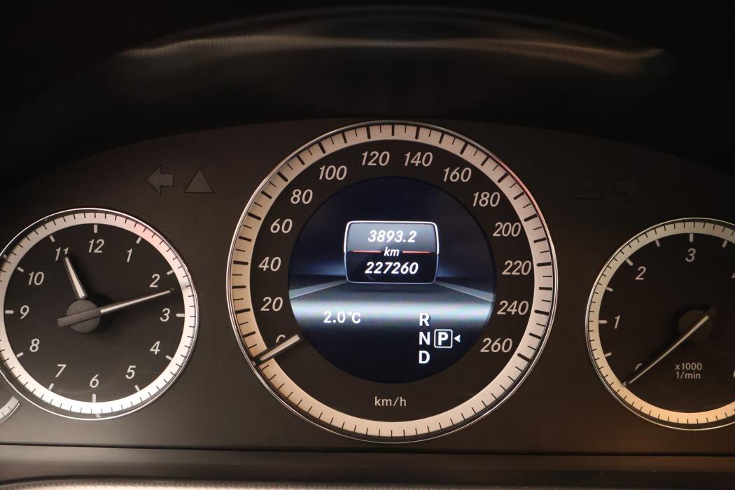 MERCEDES-BENZ E 2013