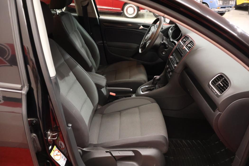 VOLKSWAGEN Golf 2011