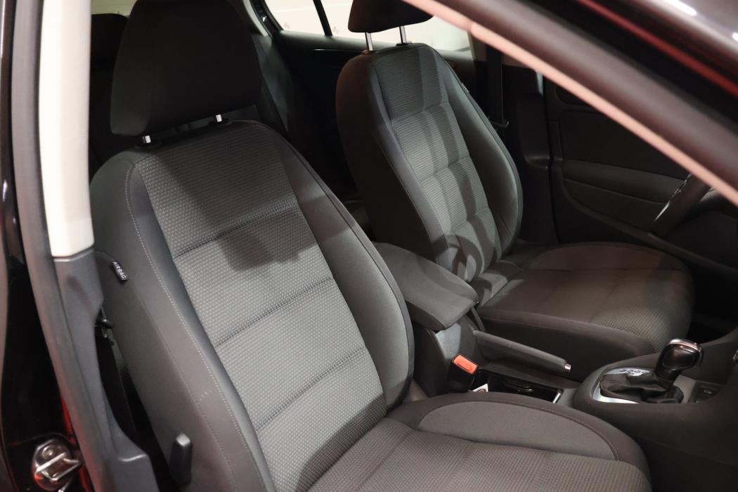 VOLKSWAGEN Golf 2011