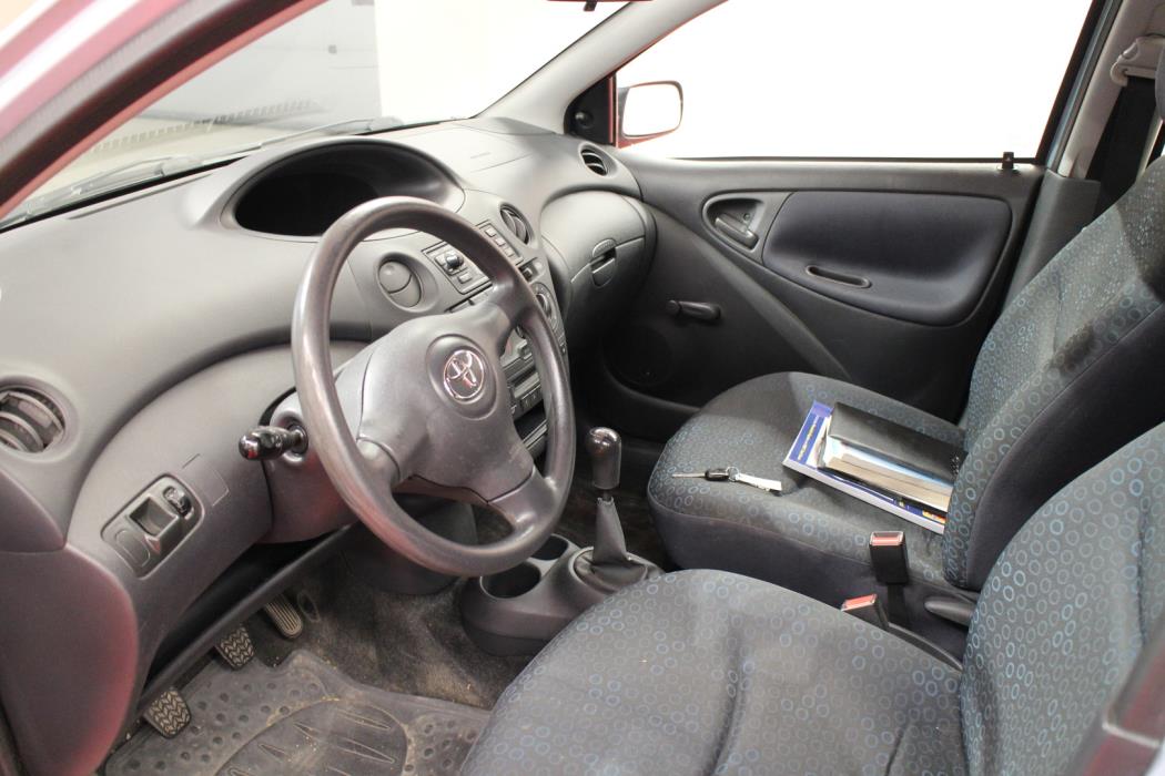 TOYOTA Yaris 2005