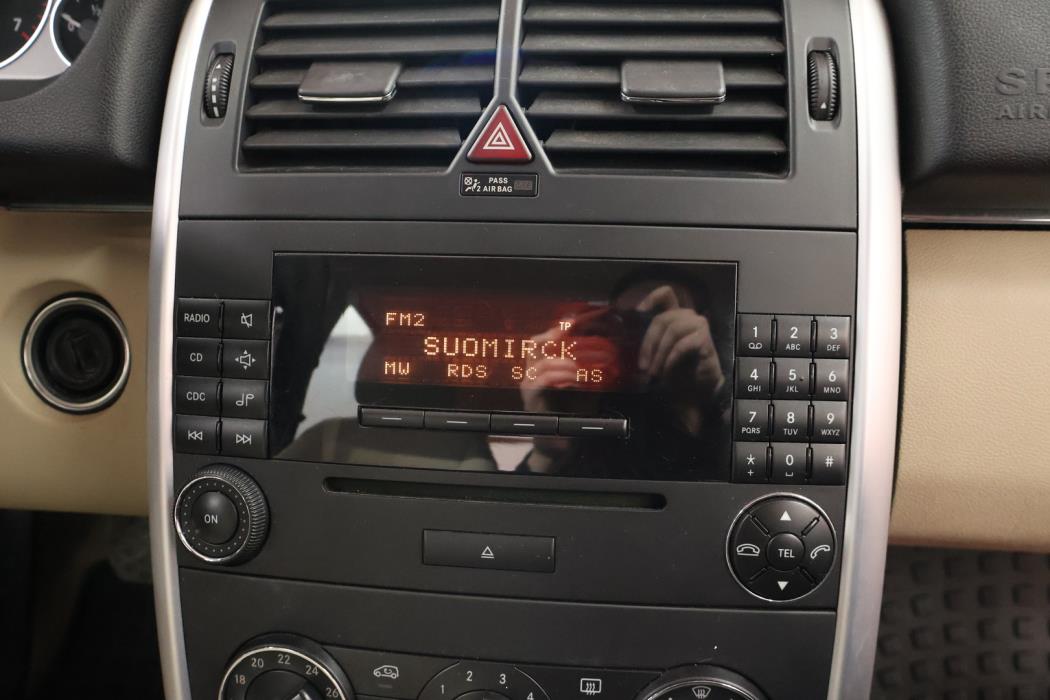 MERCEDES-BENZ B 2005