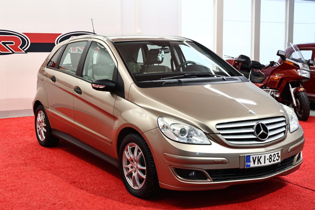 MERCEDES-BENZ B 2005