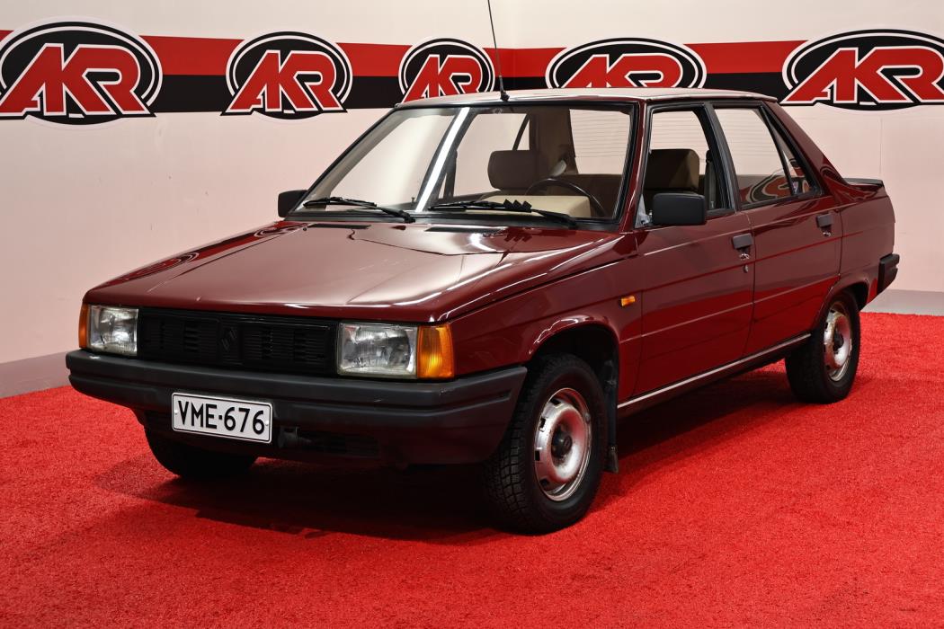 RENAULT 9 1982