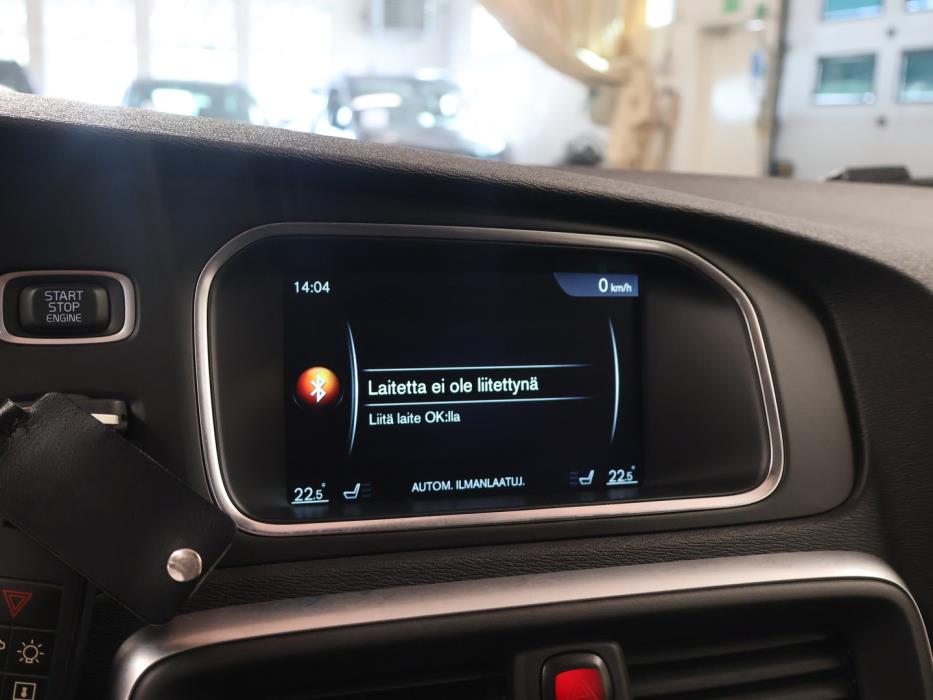 VOLVO V40 2016
