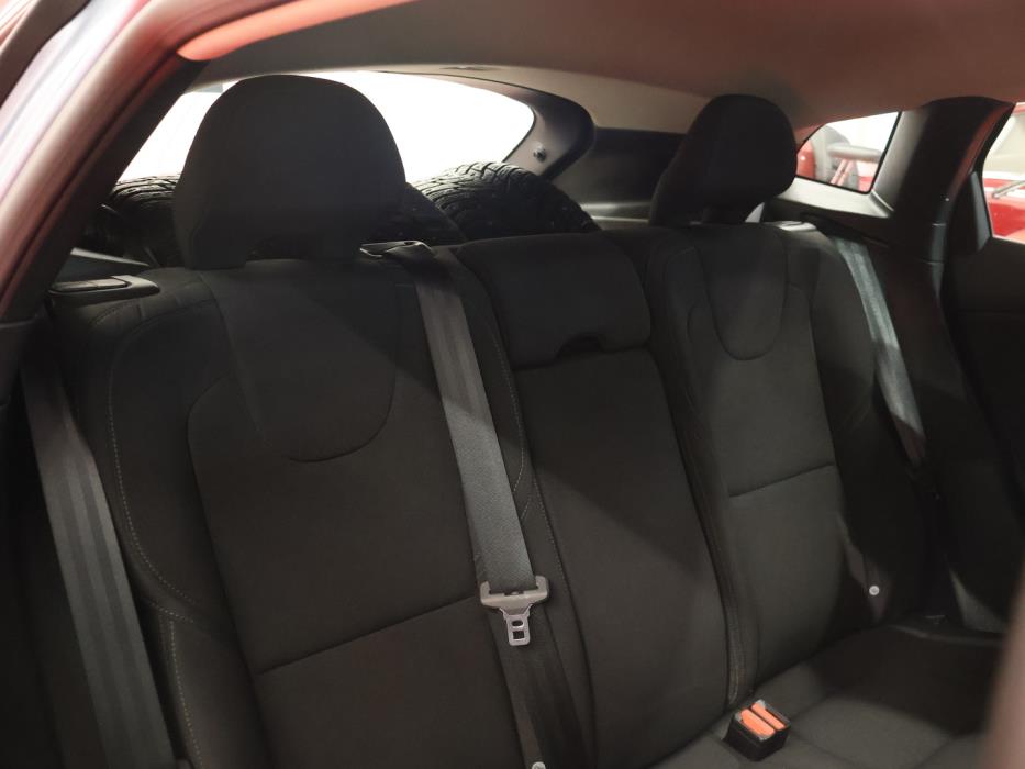 VOLVO V40 2016