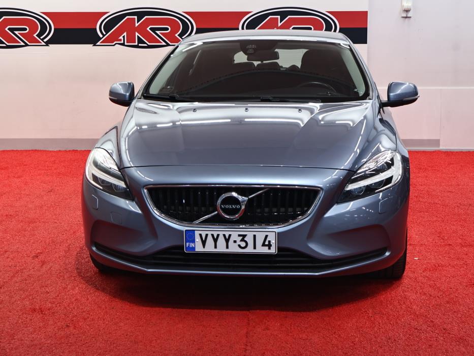 VOLVO V40 2016