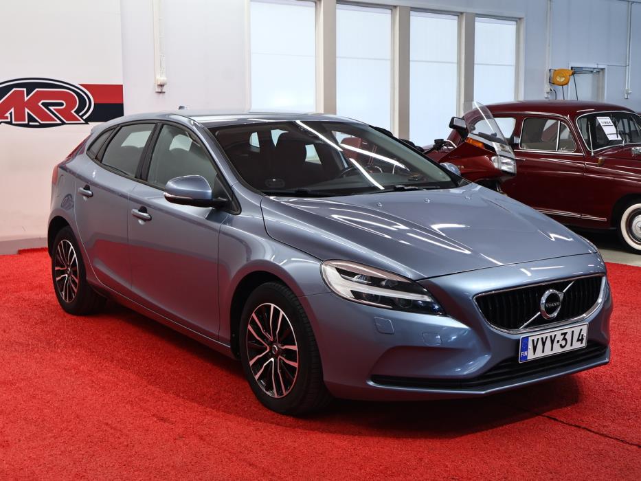 VOLVO V40 2016