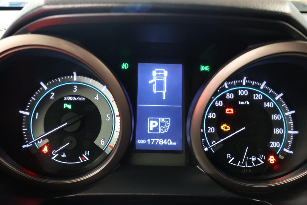 TOYOTA Land Cruiser 2012