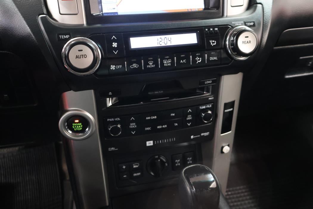 TOYOTA Land Cruiser 2012