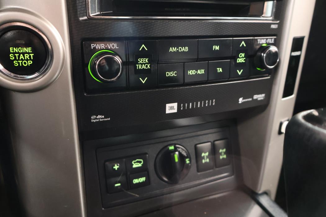 TOYOTA Land Cruiser 2012