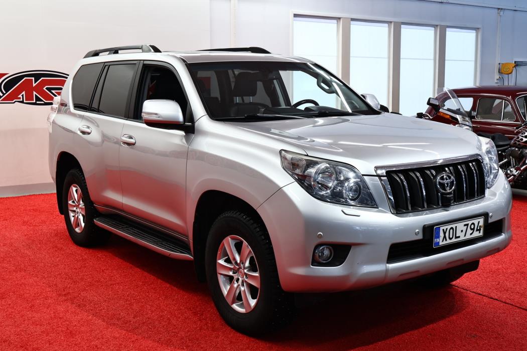 TOYOTA Land Cruiser 2012