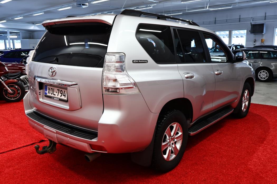 TOYOTA Land Cruiser 2012