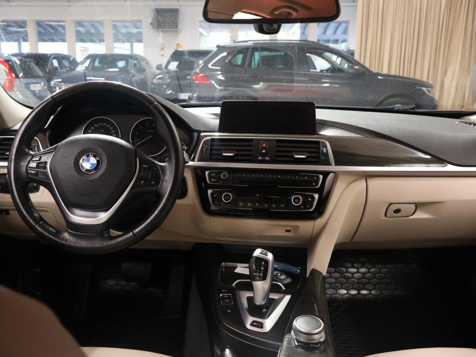 BMW 330E 2017