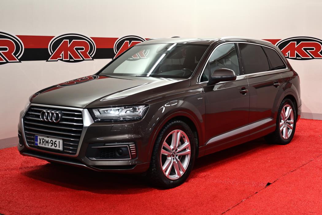 AUDI Q7 2016