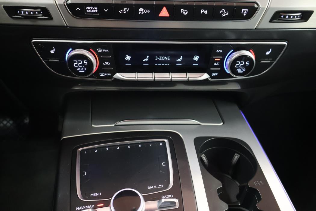 AUDI Q7 2016