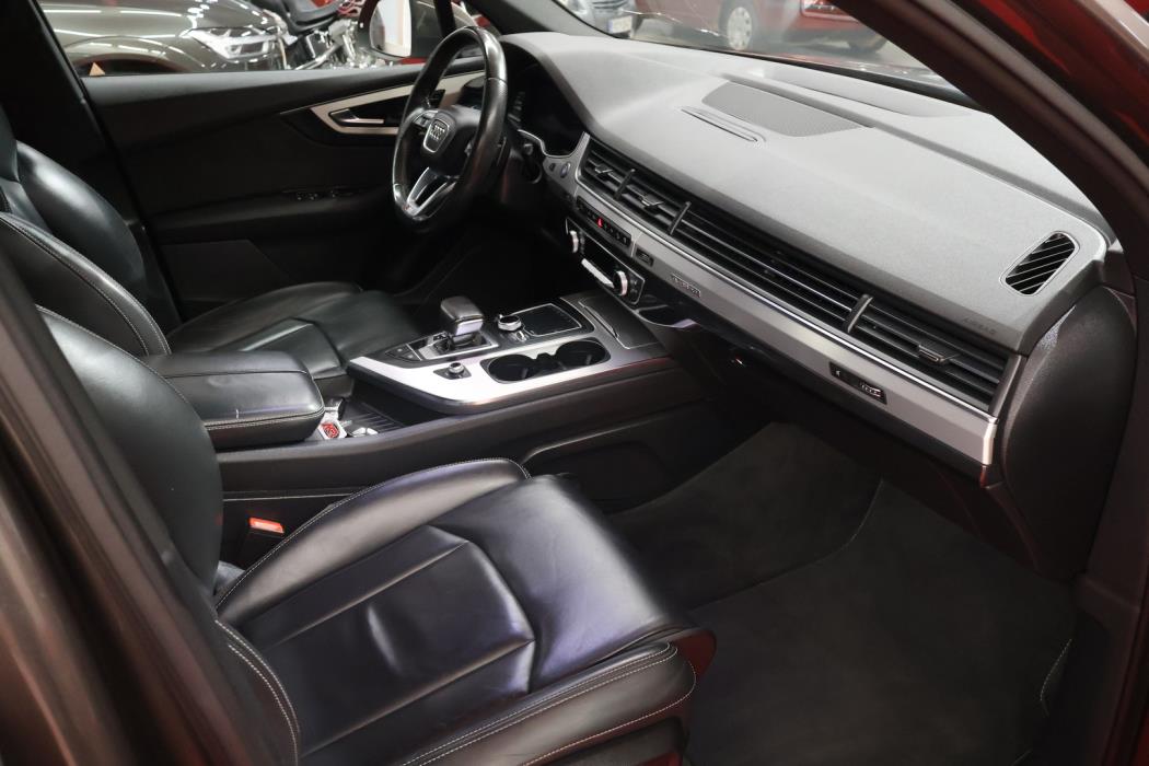 AUDI Q7 2016
