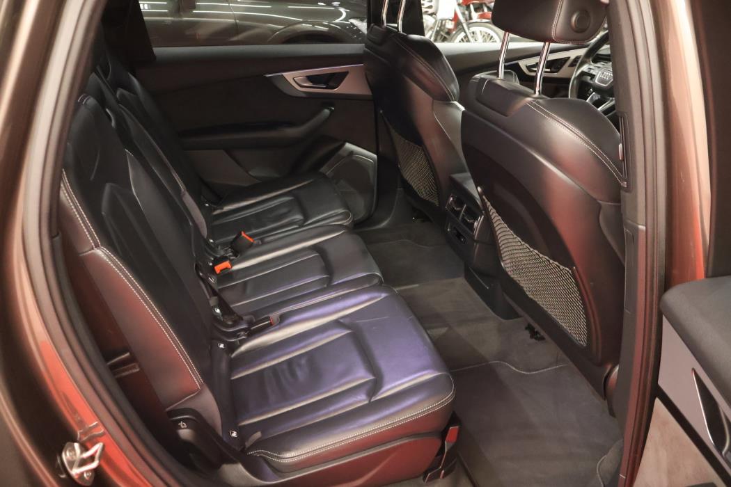 AUDI Q7 2016