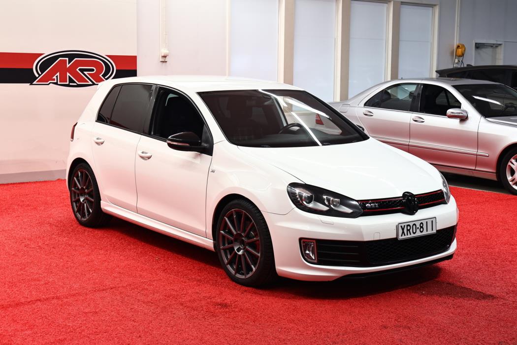 VOLKSWAGEN GOLF 2012