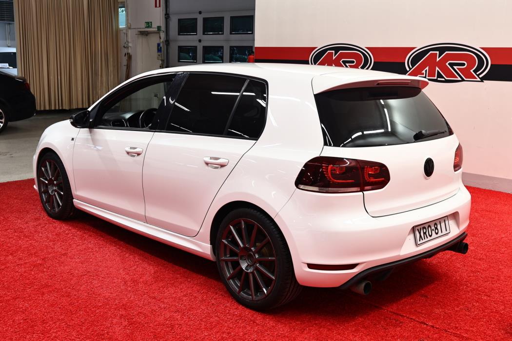VOLKSWAGEN GOLF 2012