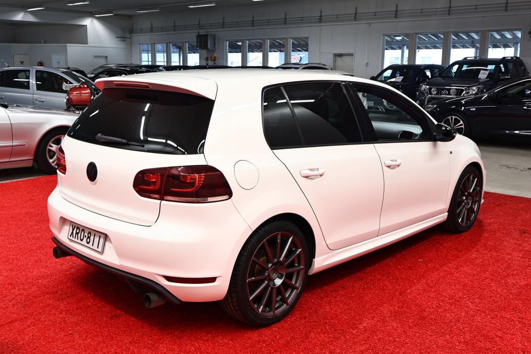 VOLKSWAGEN GOLF 2012