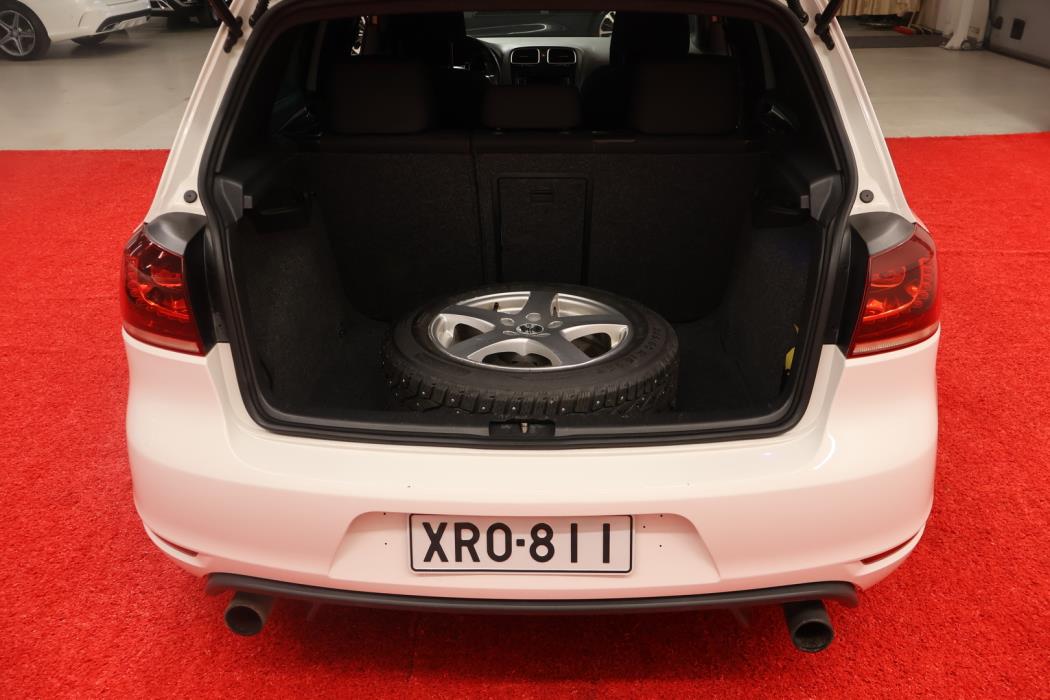 VOLKSWAGEN GOLF 2012