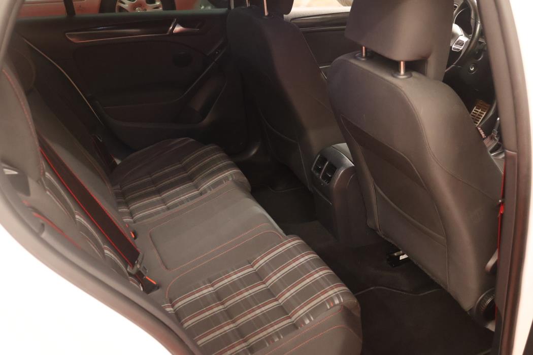 VOLKSWAGEN GOLF 2012