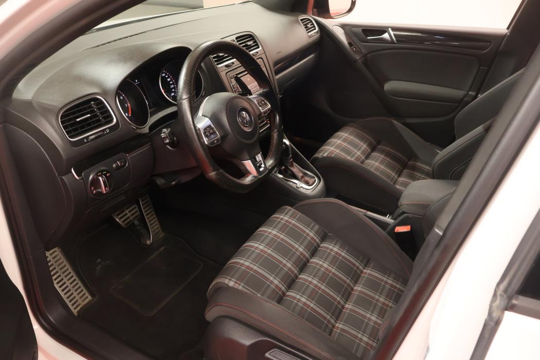 VOLKSWAGEN GOLF 2012