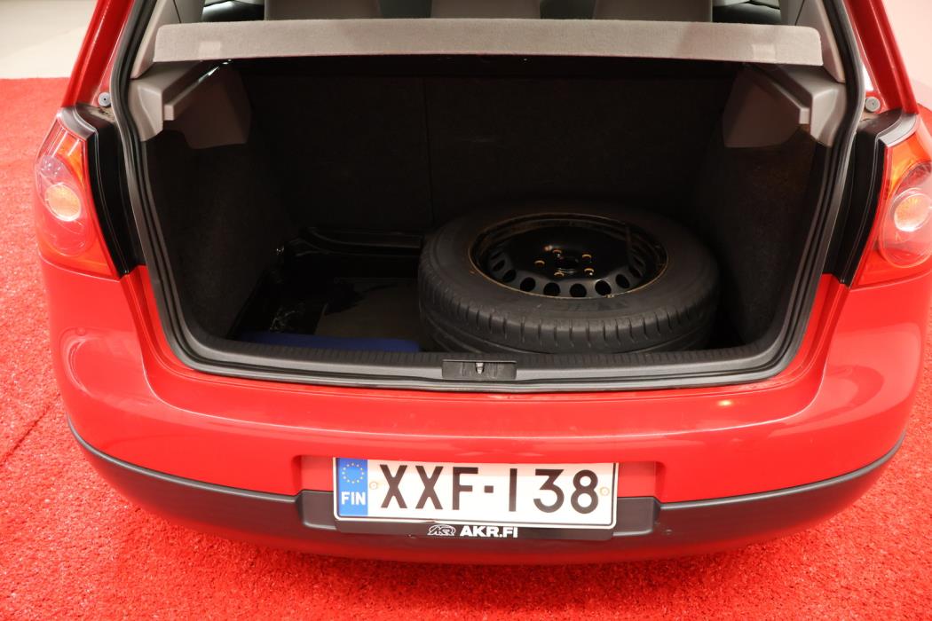 VOLKSWAGEN Golf 2004