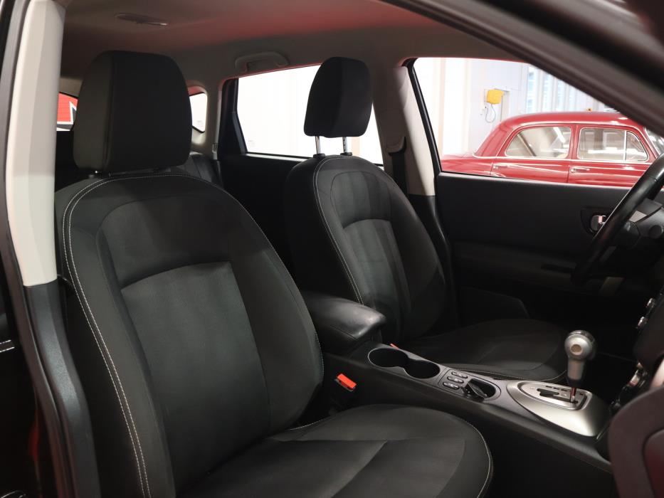 NISSAN Qashqai 2012
