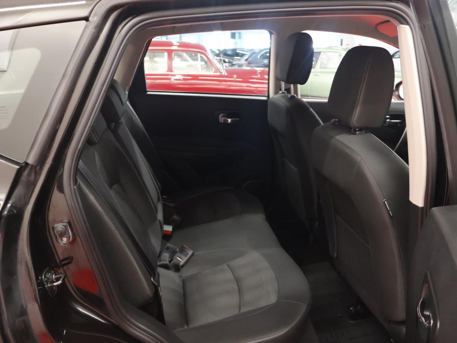 NISSAN Qashqai 2012