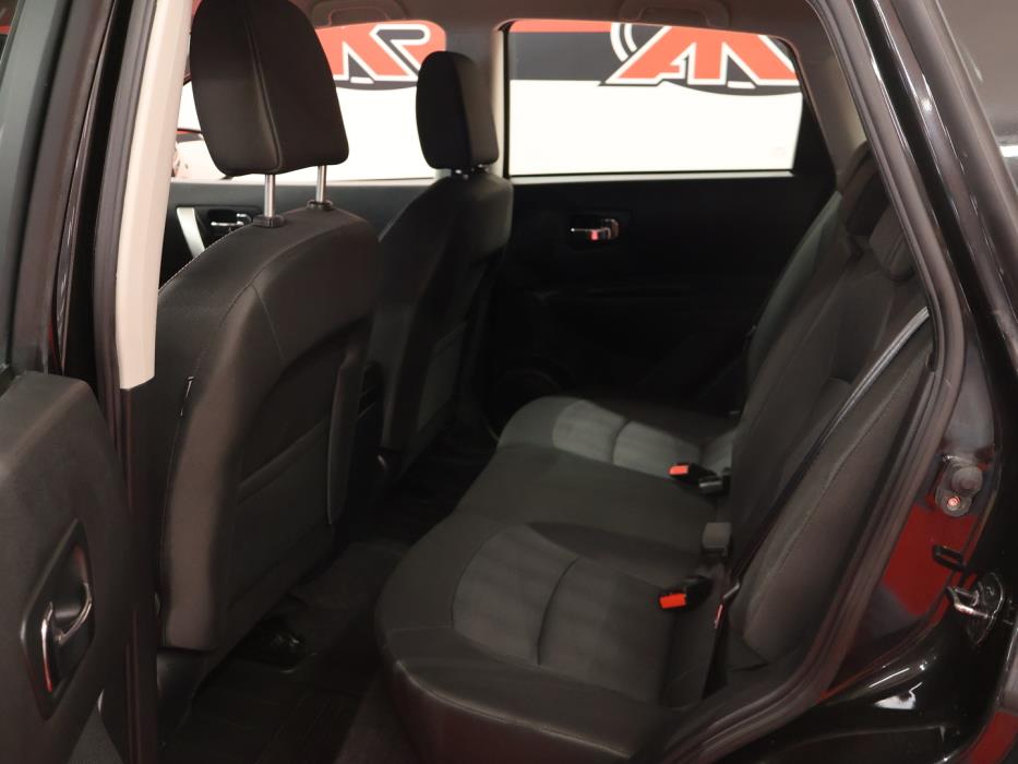NISSAN Qashqai 2012