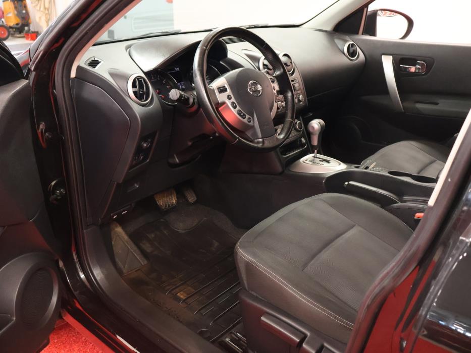 NISSAN Qashqai 2012