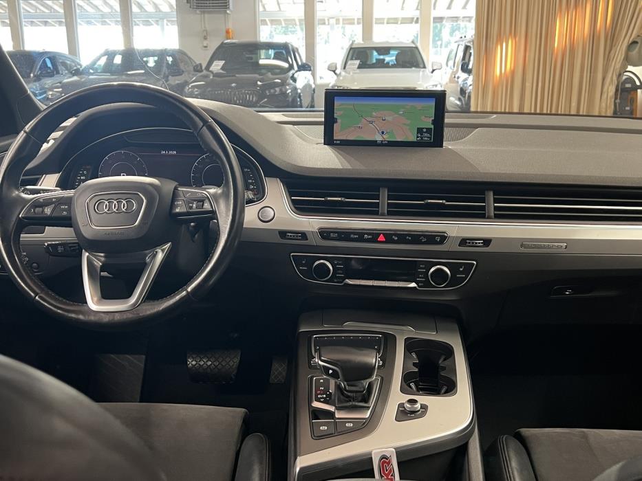 AUDI Q7 2016