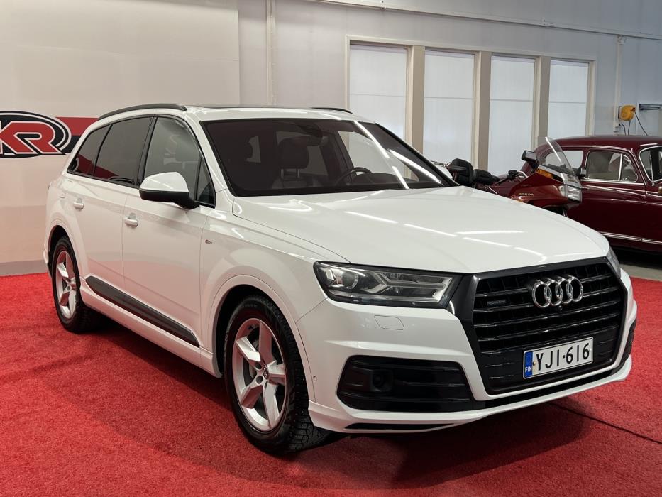AUDI Q7 2016