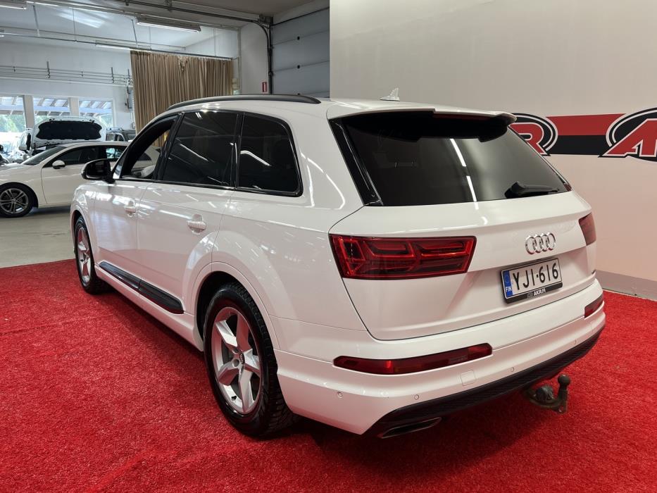 AUDI Q7 2016