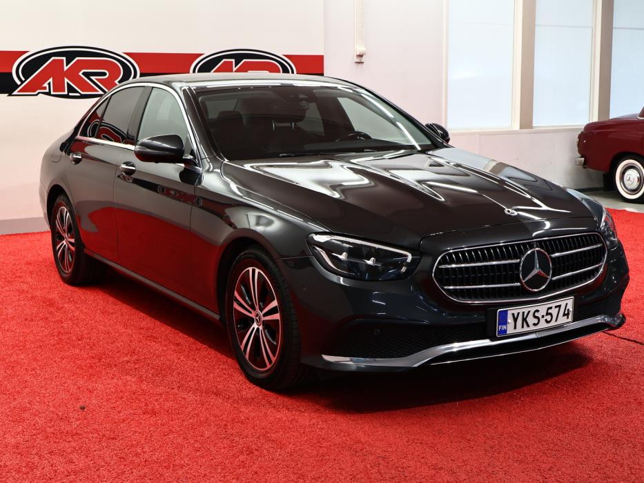 MERCEDES-BENZ E 2022