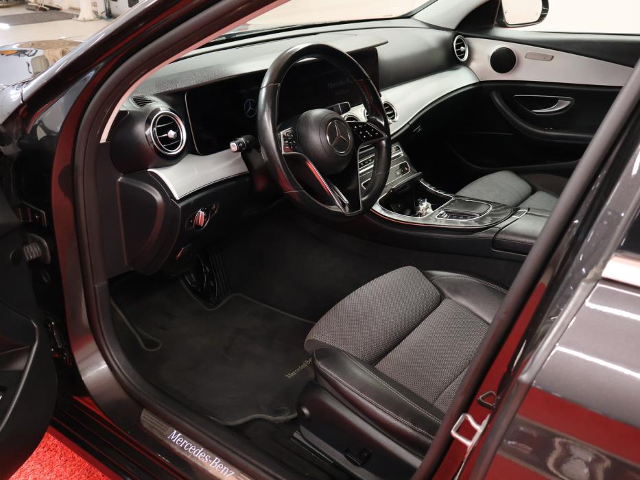MERCEDES-BENZ E 2022